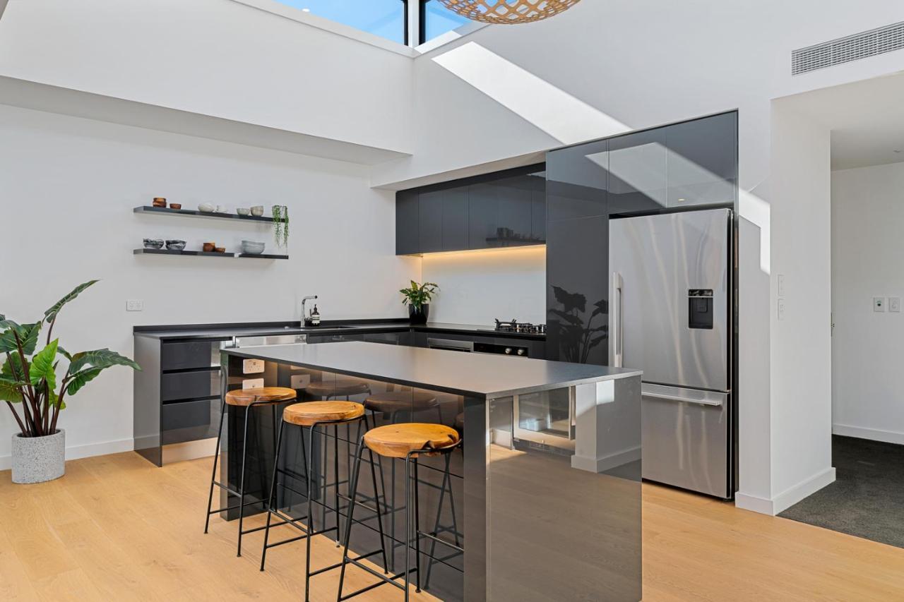 Luxurious Lakefront Penthouse Wanaka Exterior foto